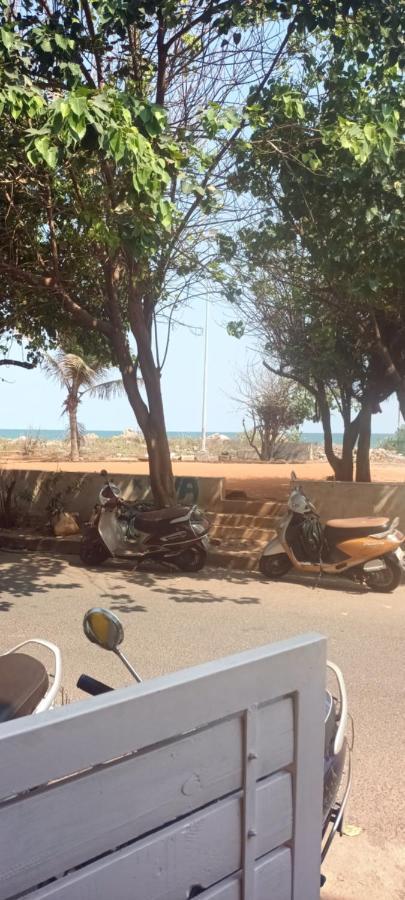 Villa Betty Beach Front Puducherry Buitenkant foto